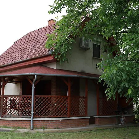 Hamvas Vendeghaz * Тисакечке